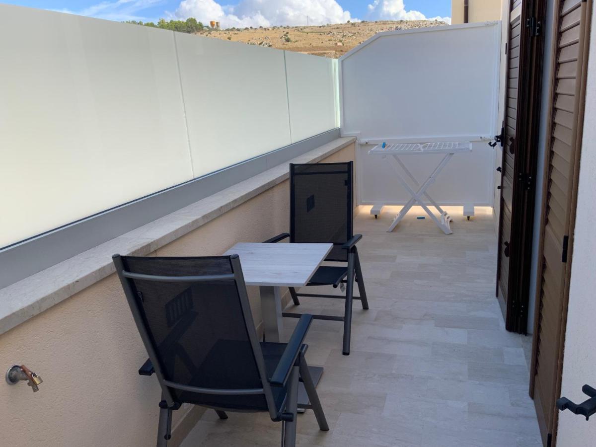 Oasi Nel Deserto Bed & Breakfast Custonaci Exterior photo